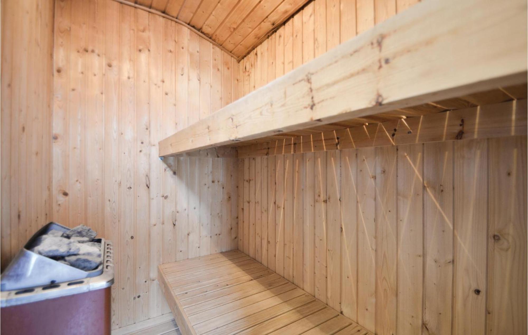 Amazing Home In Ebeltoft With Sauna Экстерьер фото